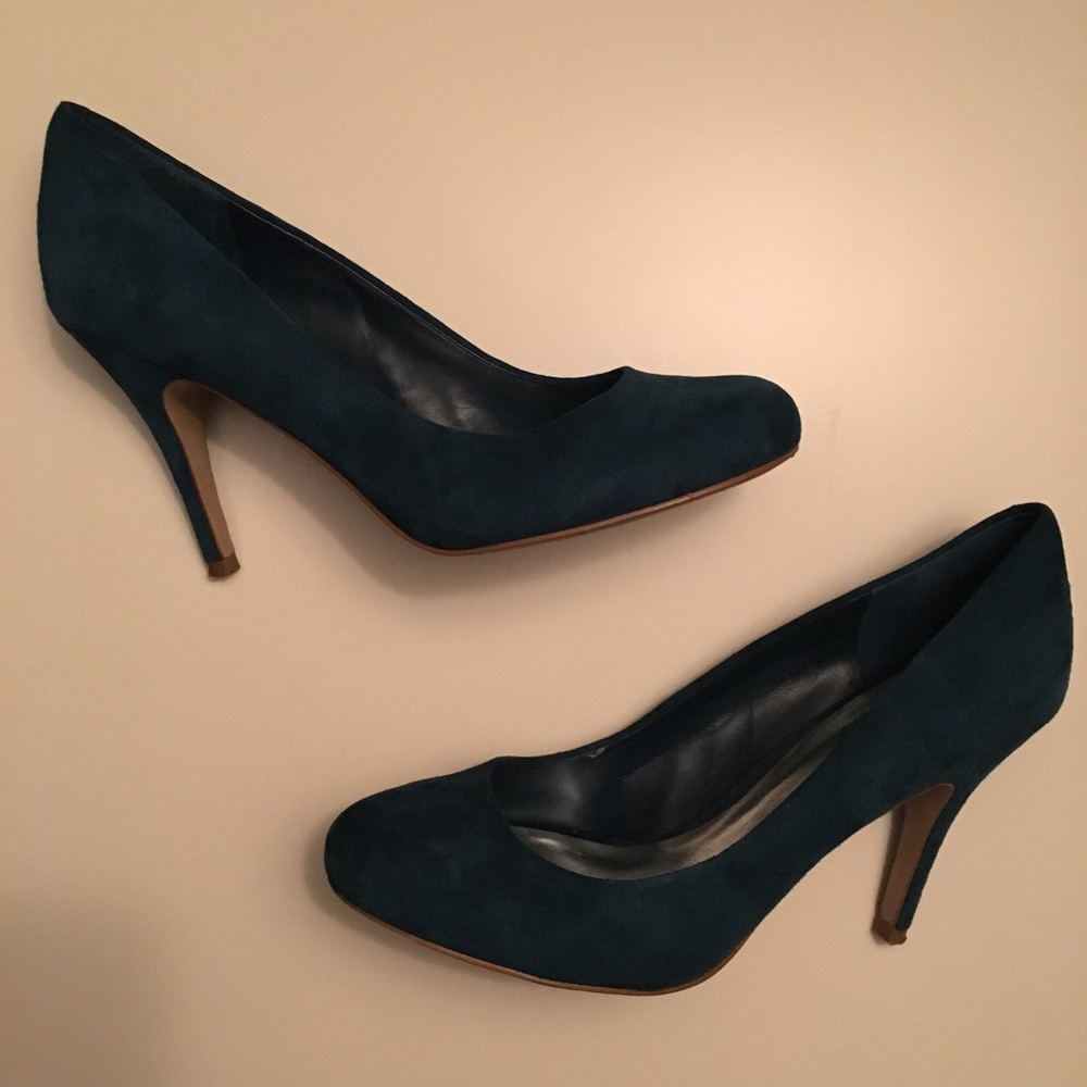 Jessica Simpson teal suede pumps